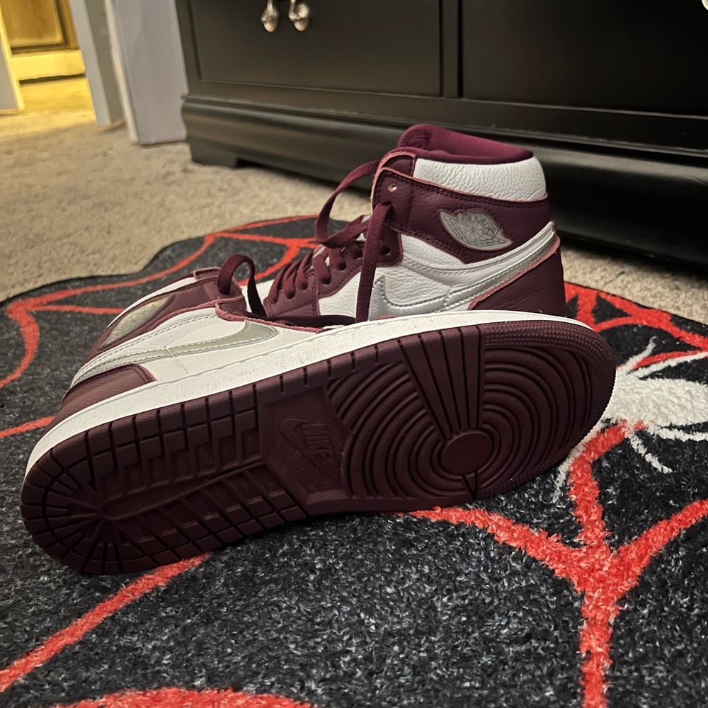 Air Jordan 1 Retro High OG Bordeaux - Picture 2 of 6